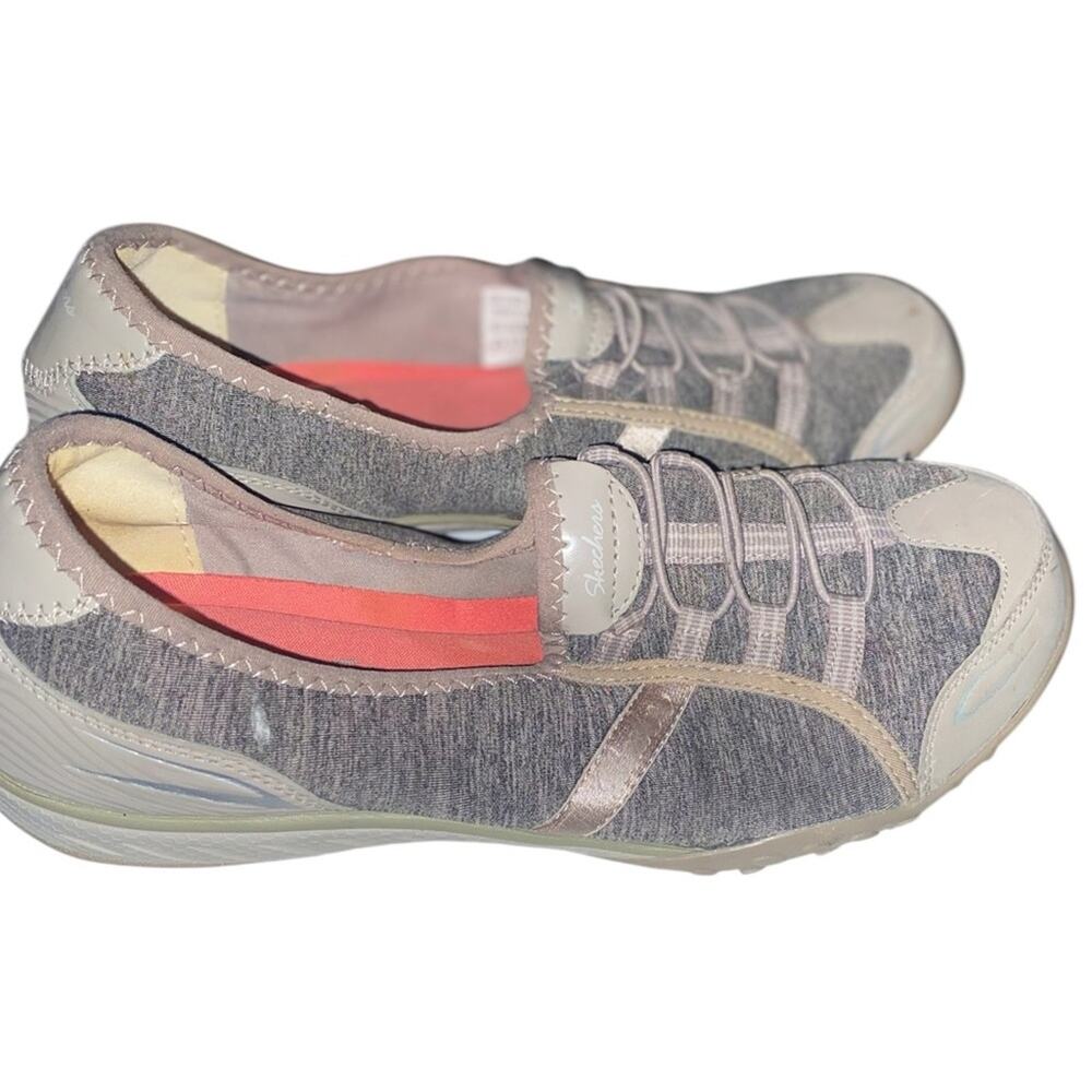 Skechers Womens Relaxed Fit Memory Foam Slip On Sneakers Size 8.5 Taupe Gray